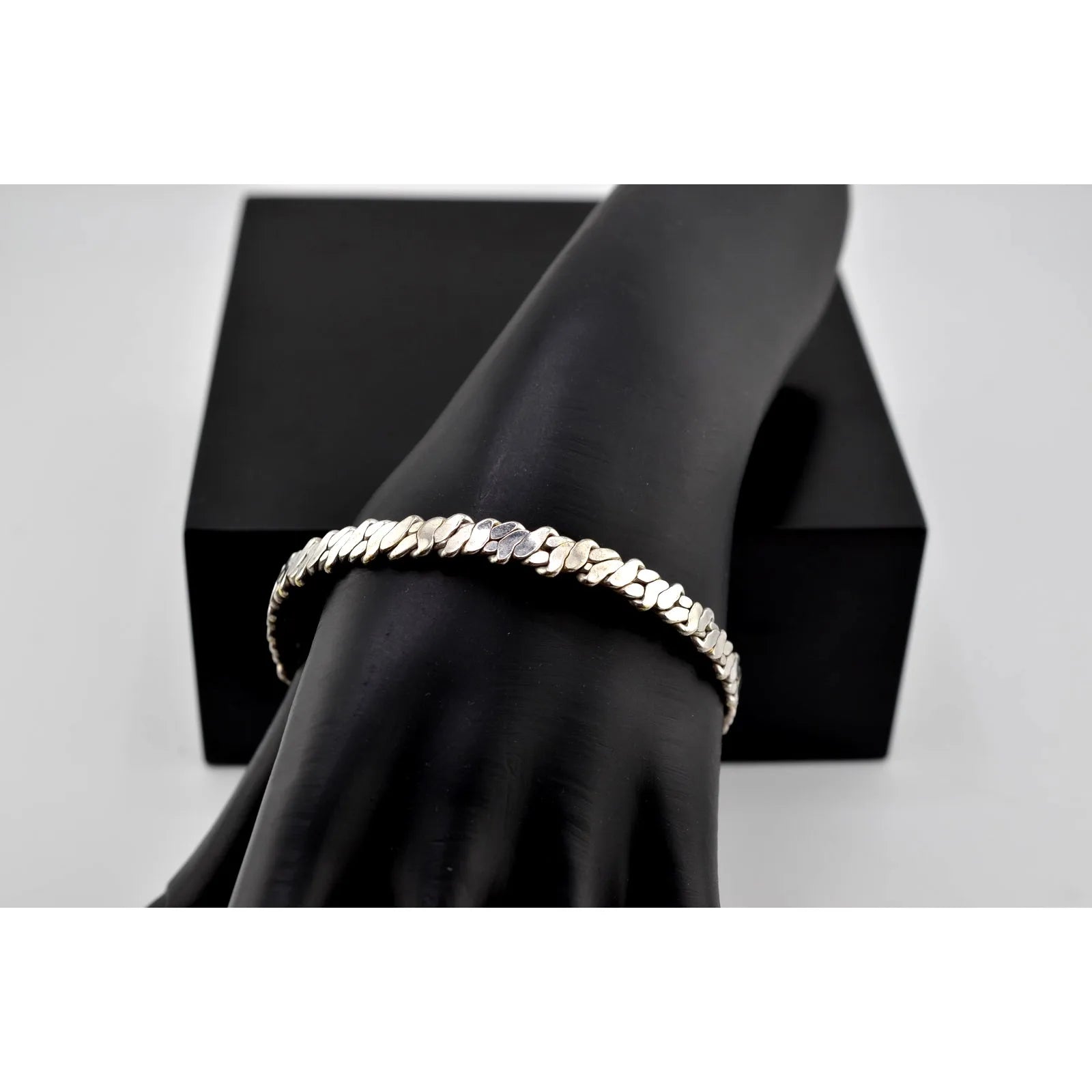 Vintage 925 Sterling Silver Engraved Bangle Bracelet