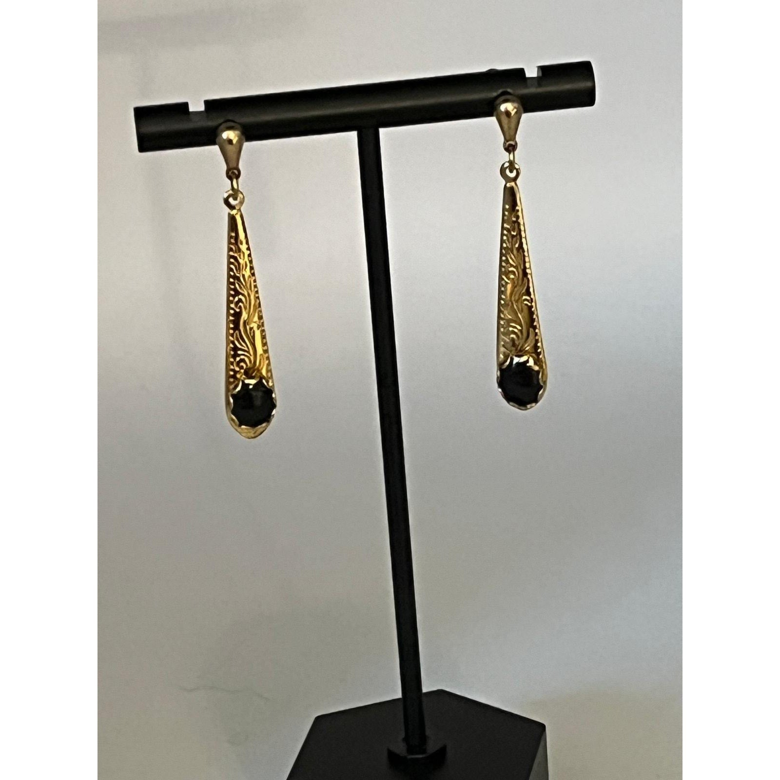 Rare vintage gold tone oval Pennsylvania coal cabochon earrings