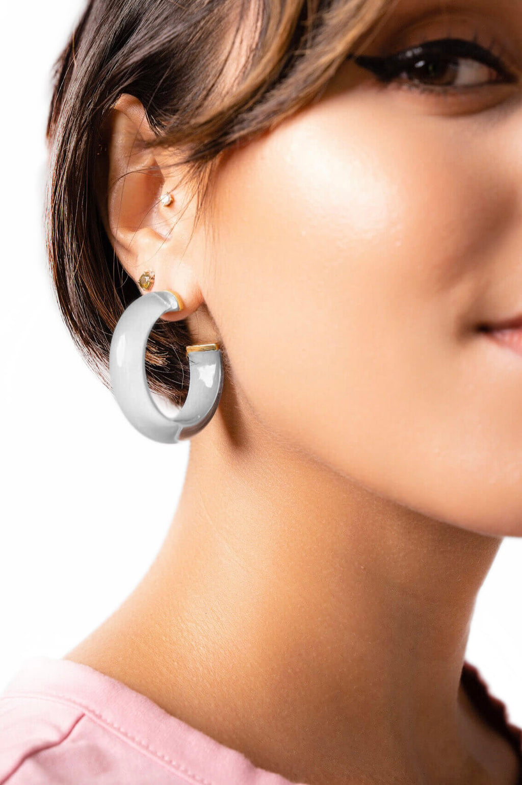 Gold & Honey Small Illusion Lucite Hoop Earrings in Neutrals