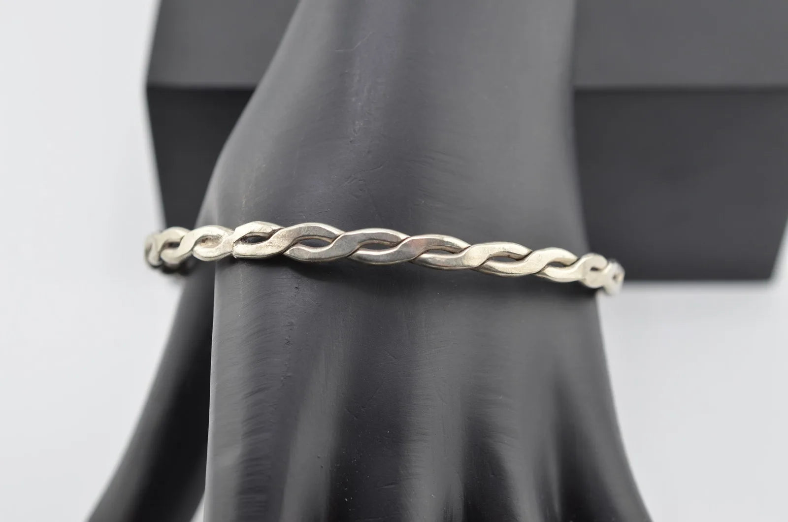 Vintage 925 Sterling Silver Carved Bangle Bracelet