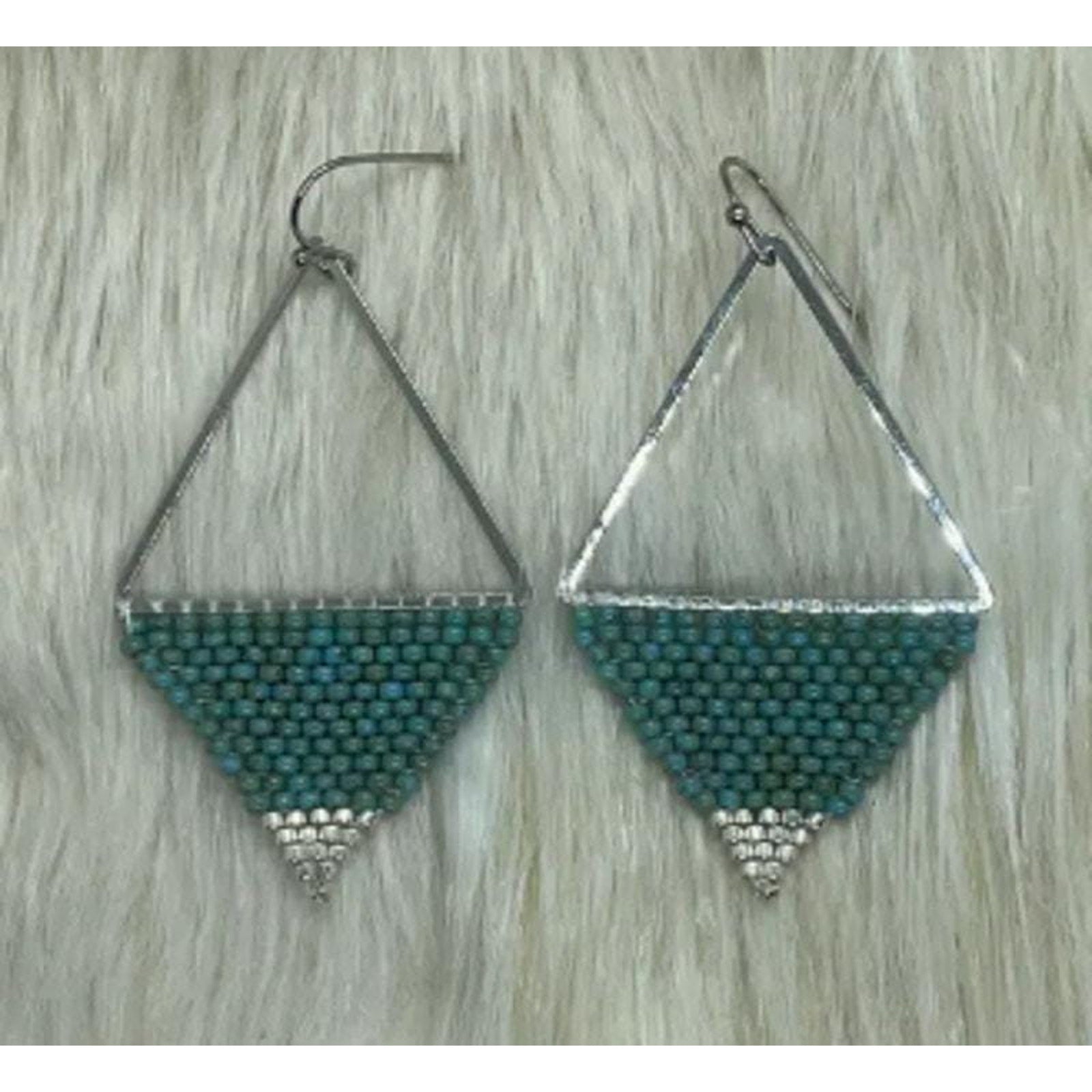 Native American Chippewa Handmade Beaded Earrings
