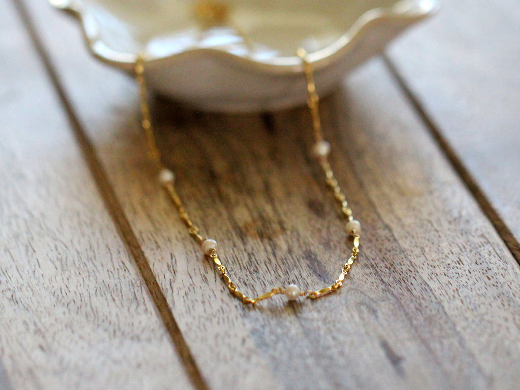 Saressa Designs Scalloped Pearl Choker