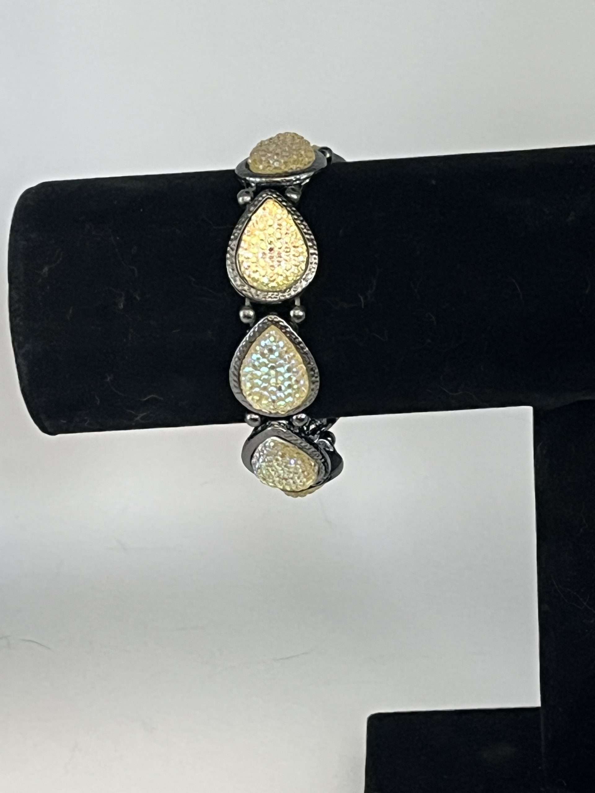 Vintage Eight Faceted Faux Citrine in Silver Tone Setting