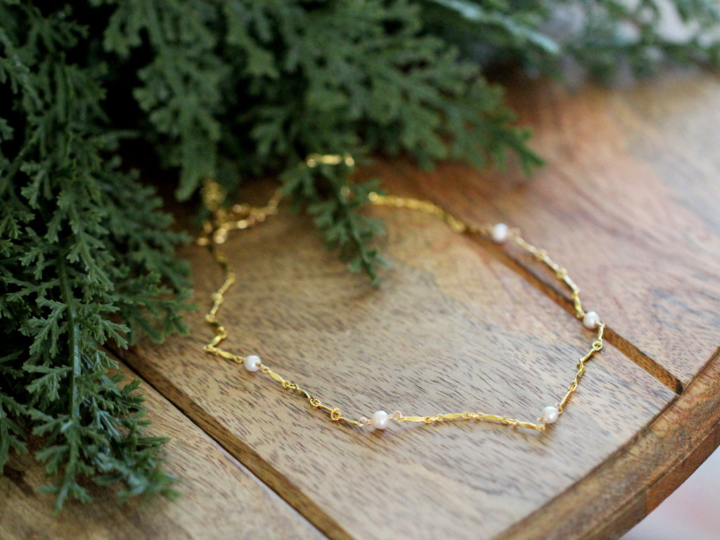 Saressa Designs Scalloped Pearl Choker