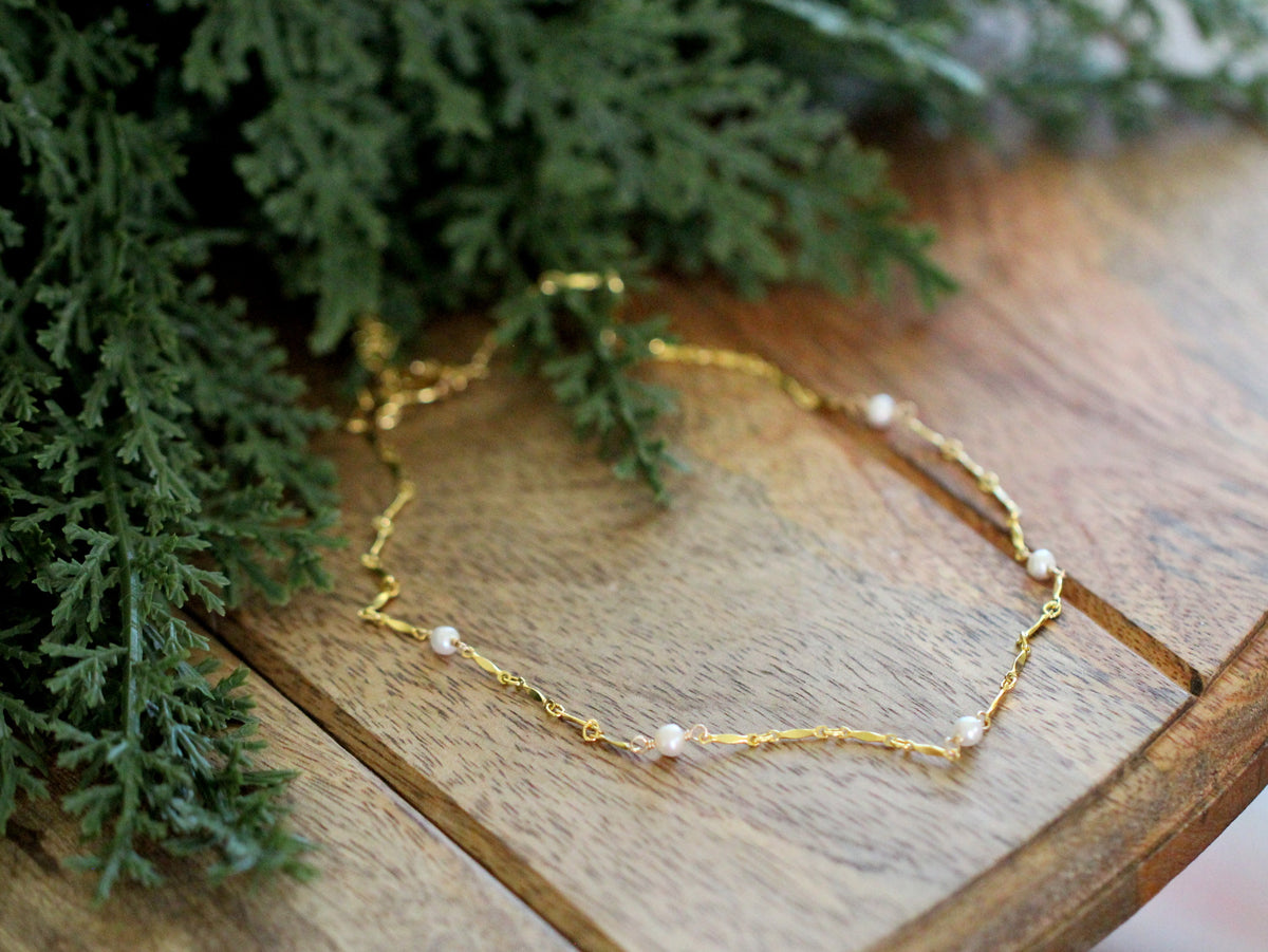 Saressa Designs Scalloped Pearl Choker
