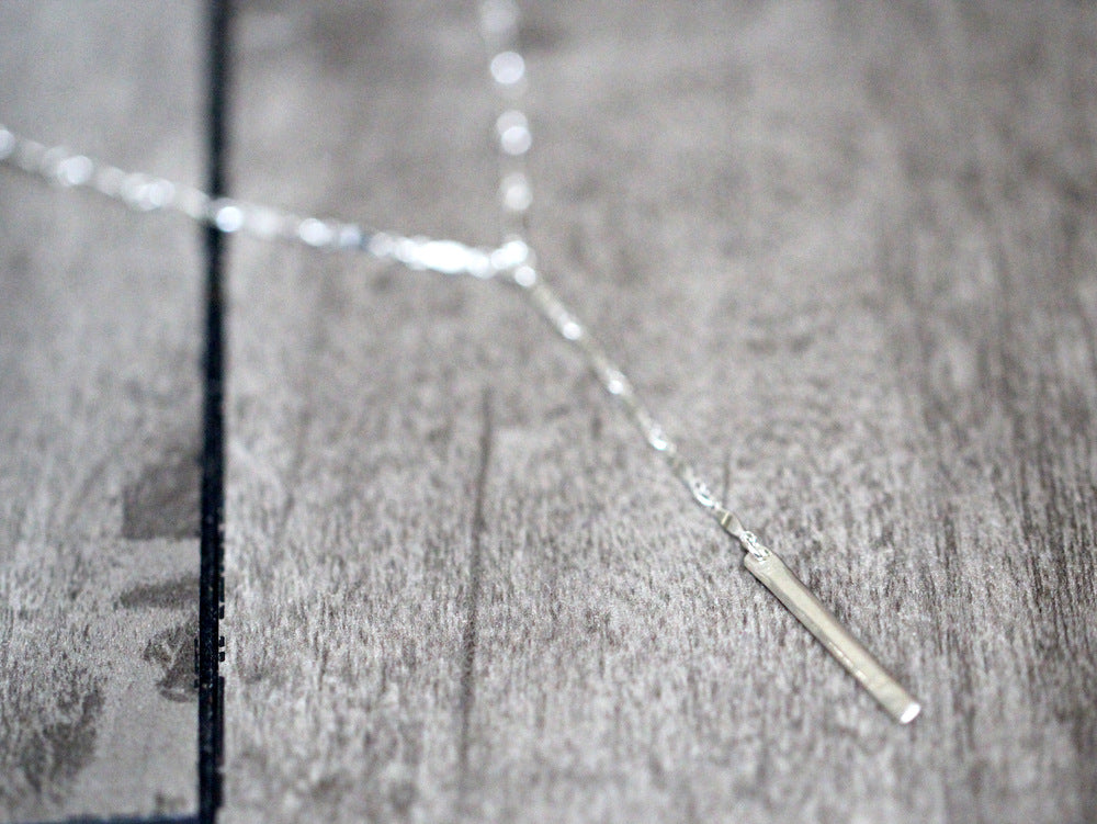 Saressa Designs Scalloped Bar Lariat Necklace