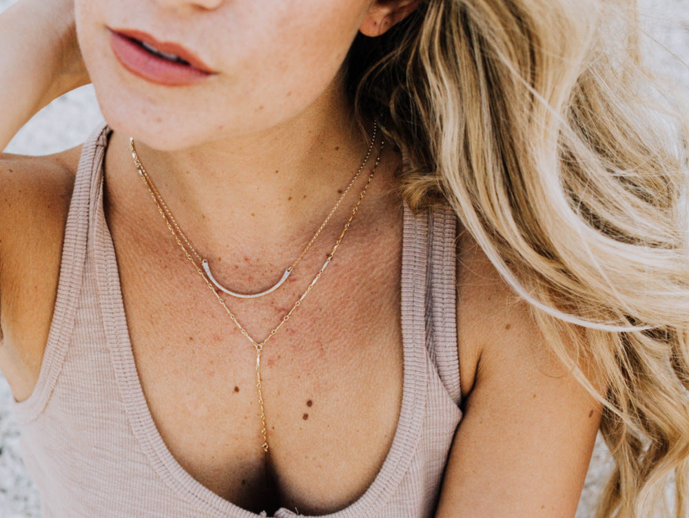 Saressa Designs Scalloped Bar Lariat Necklace