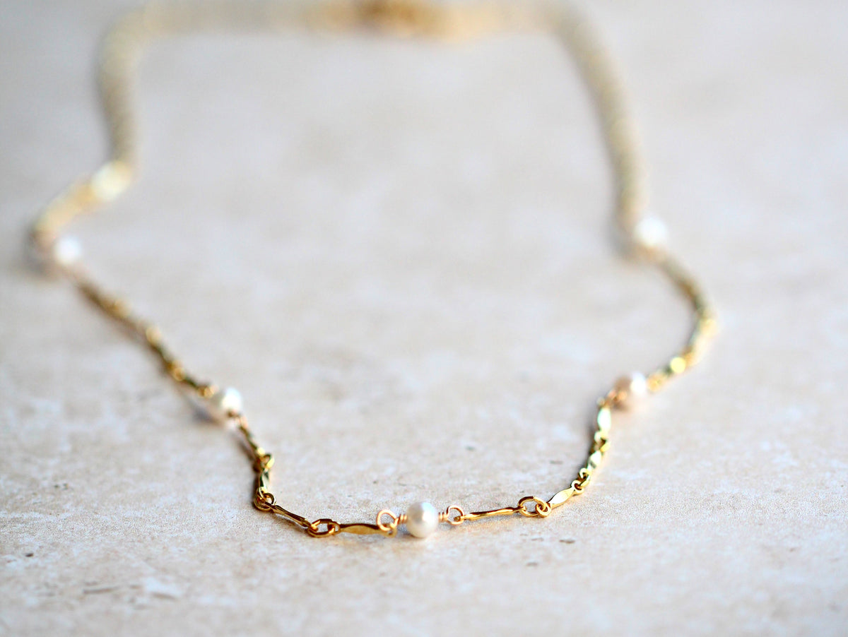Saressa Designs Scalloped Pearl Choker