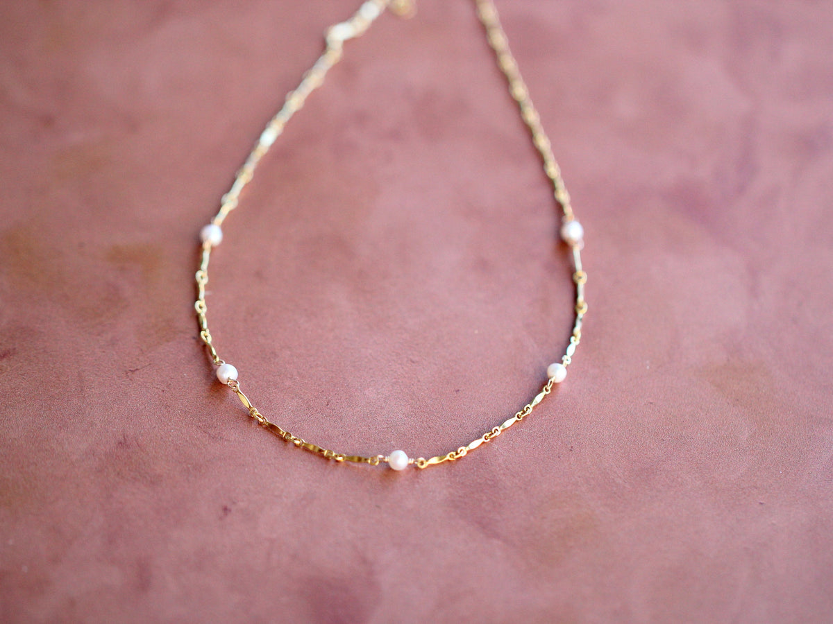Saressa Designs Scalloped Pearl Choker