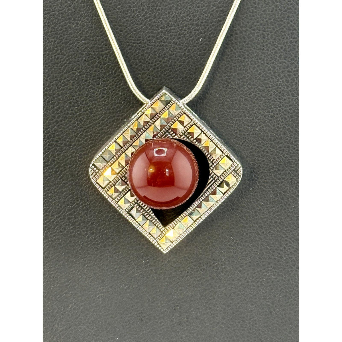Vintage Carnelian Globe Marcasite 925 Sterling Silver Pendant Necklace