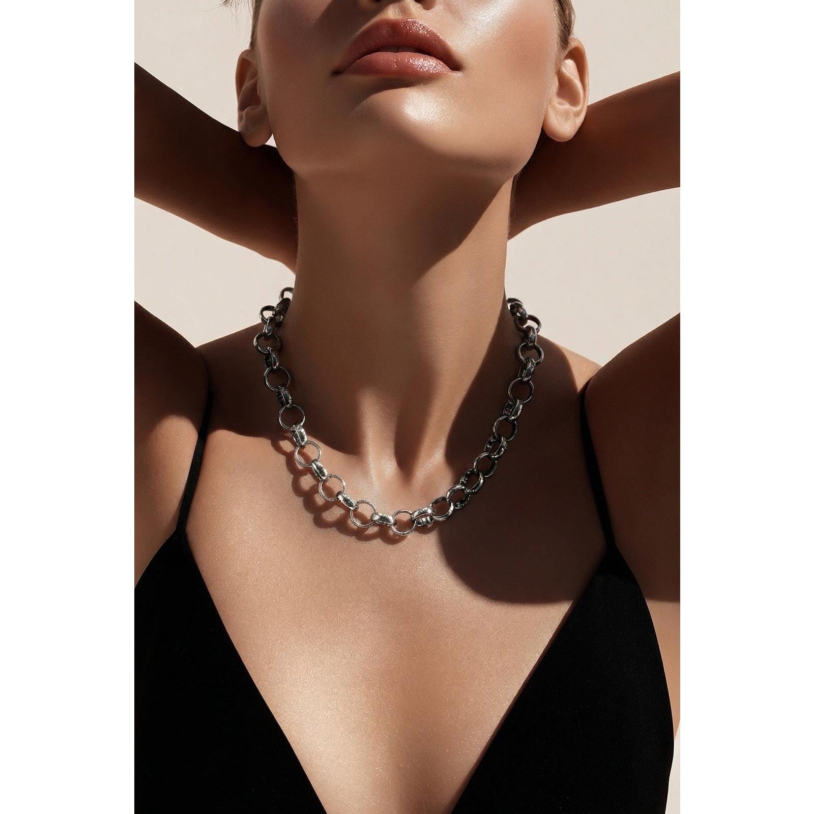 VB&Co Chunky Matte Silver Rolo Layering Necklace