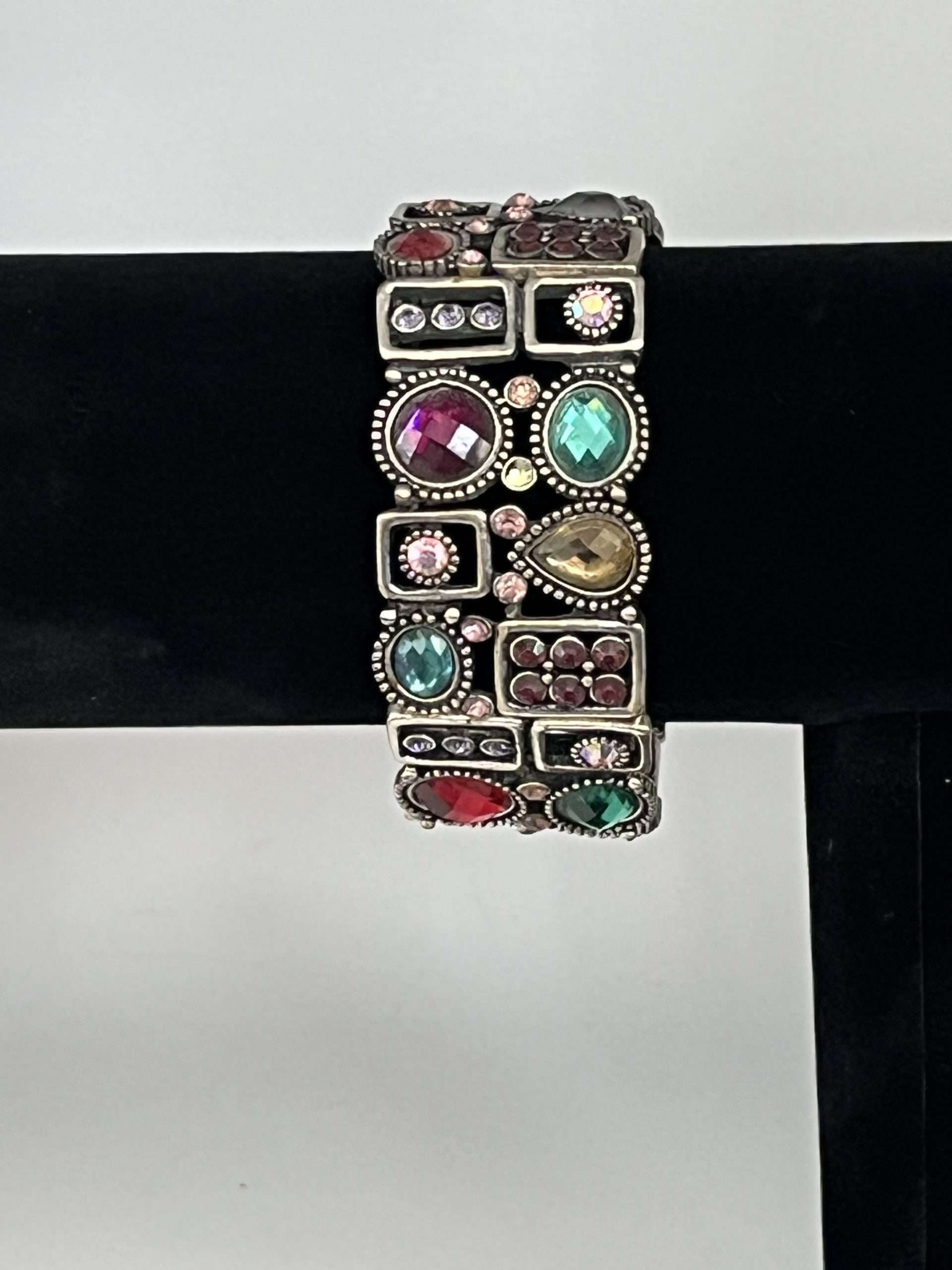 Rhinstone Stretch Cuff Bracelet. Multiple Colors on Silver Tone Metal. Very Pretty