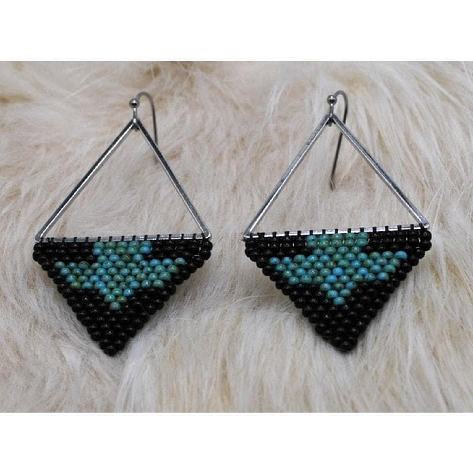 Native American Chippewa Handmade Beaded Earrings