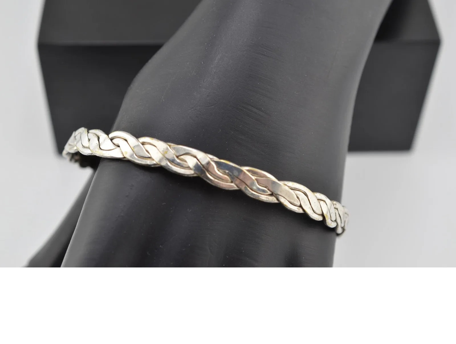 Vintage 925 Sterling Silver Engraved Bangle Bracelet