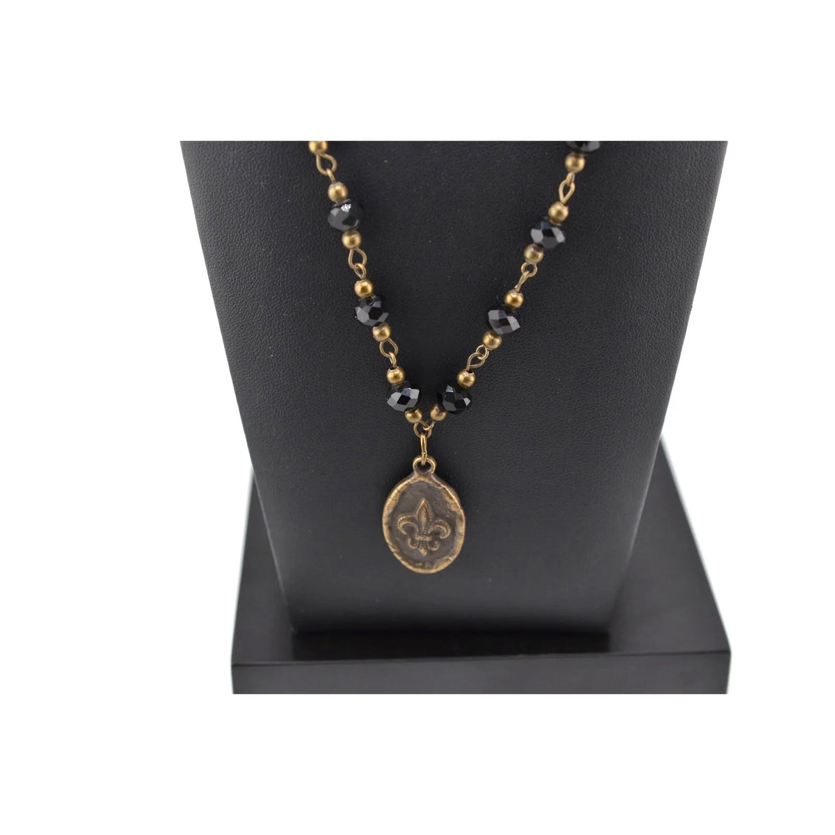 Clay Designs by Glee Crystal Beads Pewter Pendant Necklace