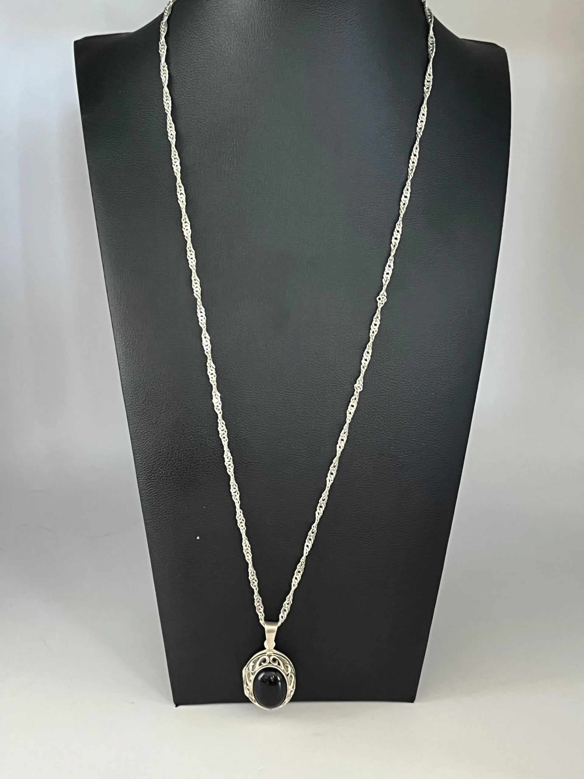 925 Sterling Silver Italian Chain and Onyx Locket Necklace