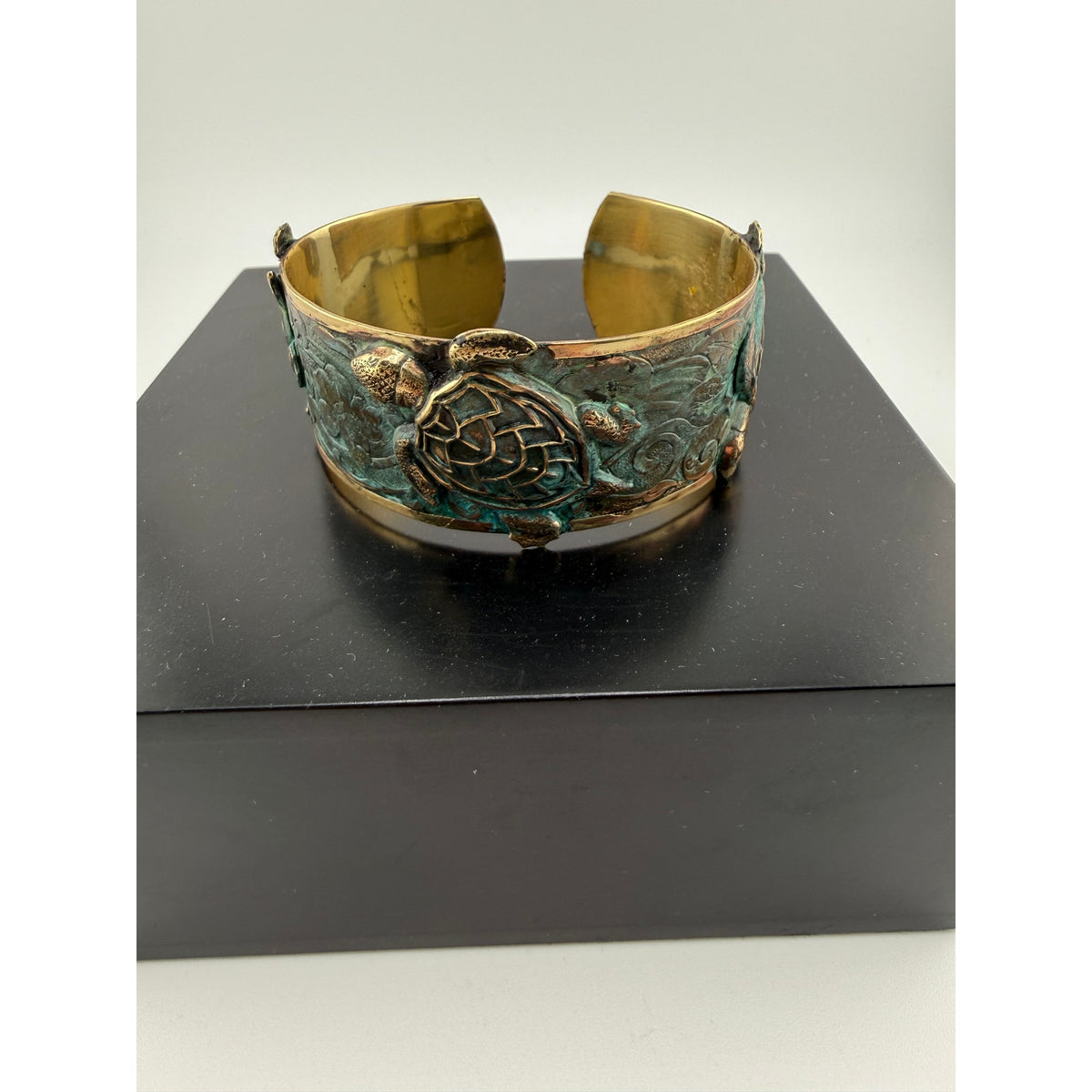 Elaine Coyne Verdigris Patina Brass Three Turtle Cuff Bracelet - Sarasotabydesign
