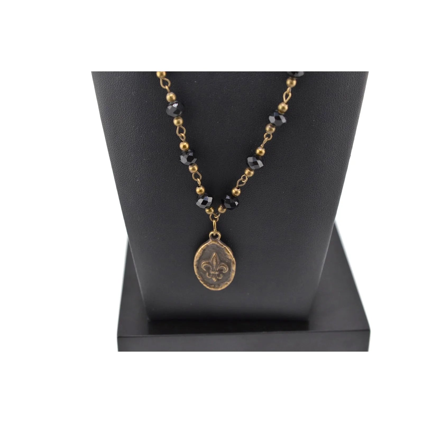 Clay Designs by Glee Crystal Beads Pewter Pendant Necklace