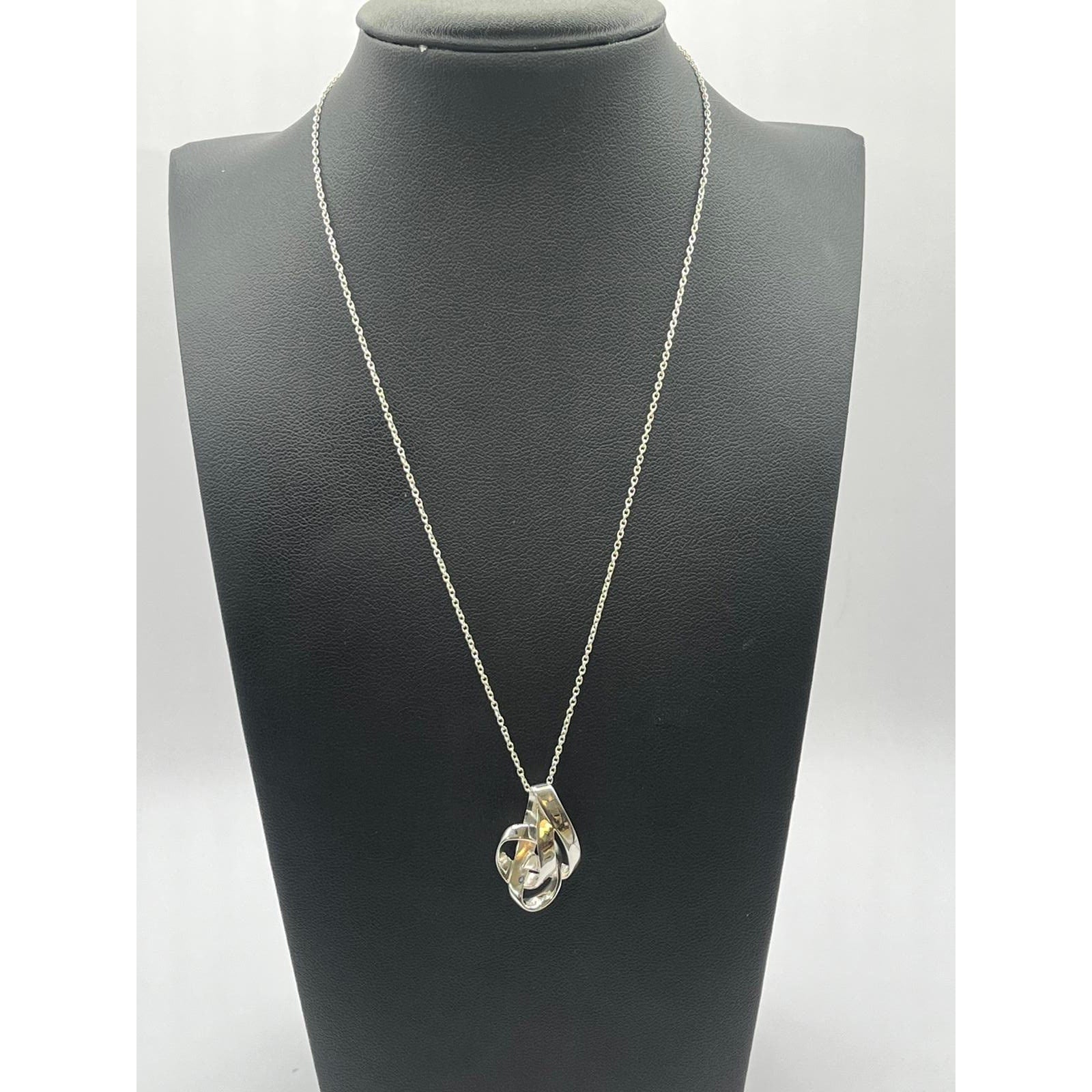Silpada 925 Sterling 'Tied Up' Pendant Necklace