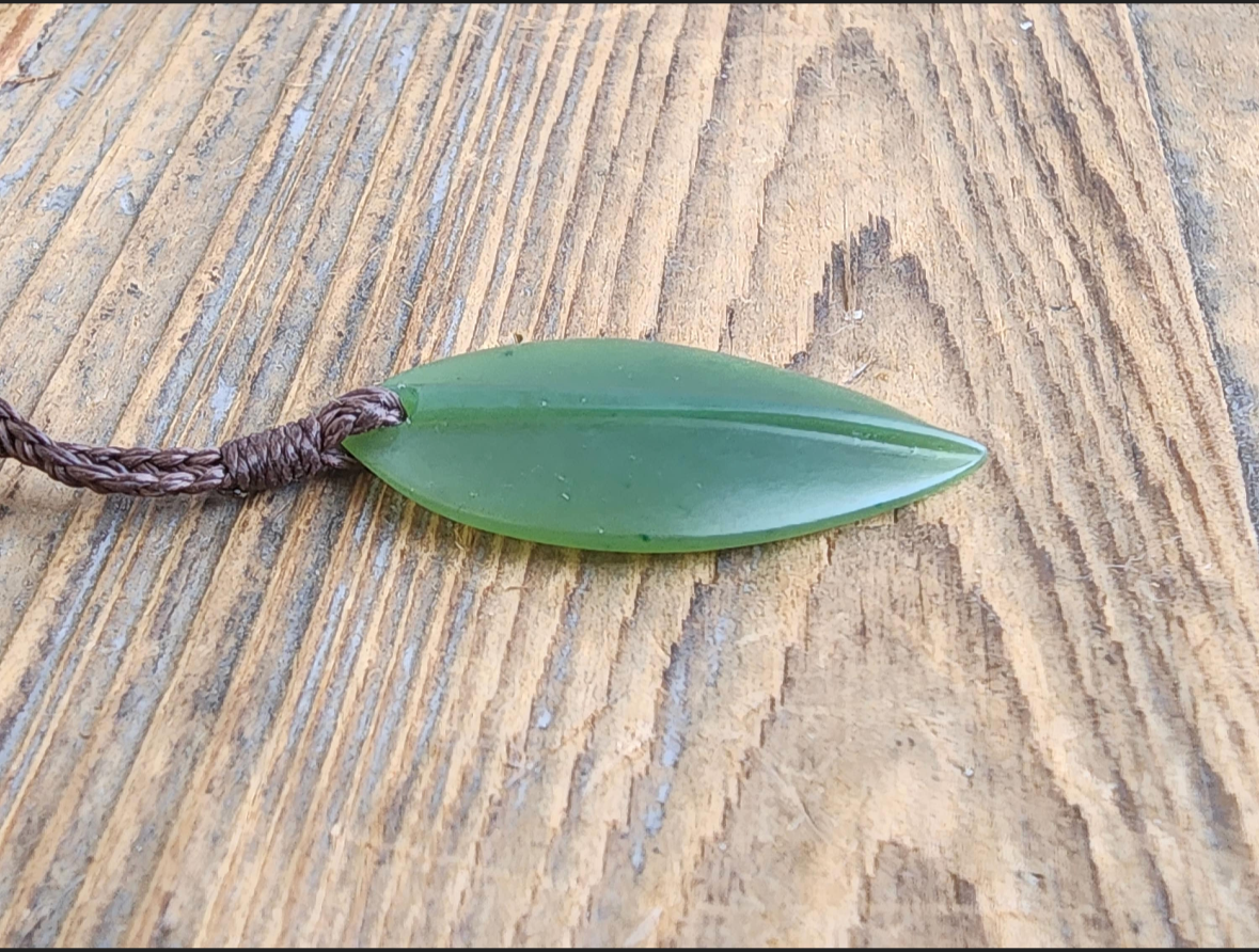 Jade Leaf, Pendant 30mm - Sarasotabydesign