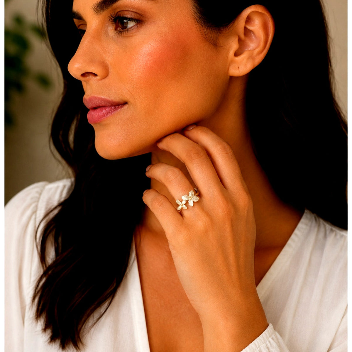 Michael Michaud White Hydrangea Adj. Ring - Sarasotabydesign
