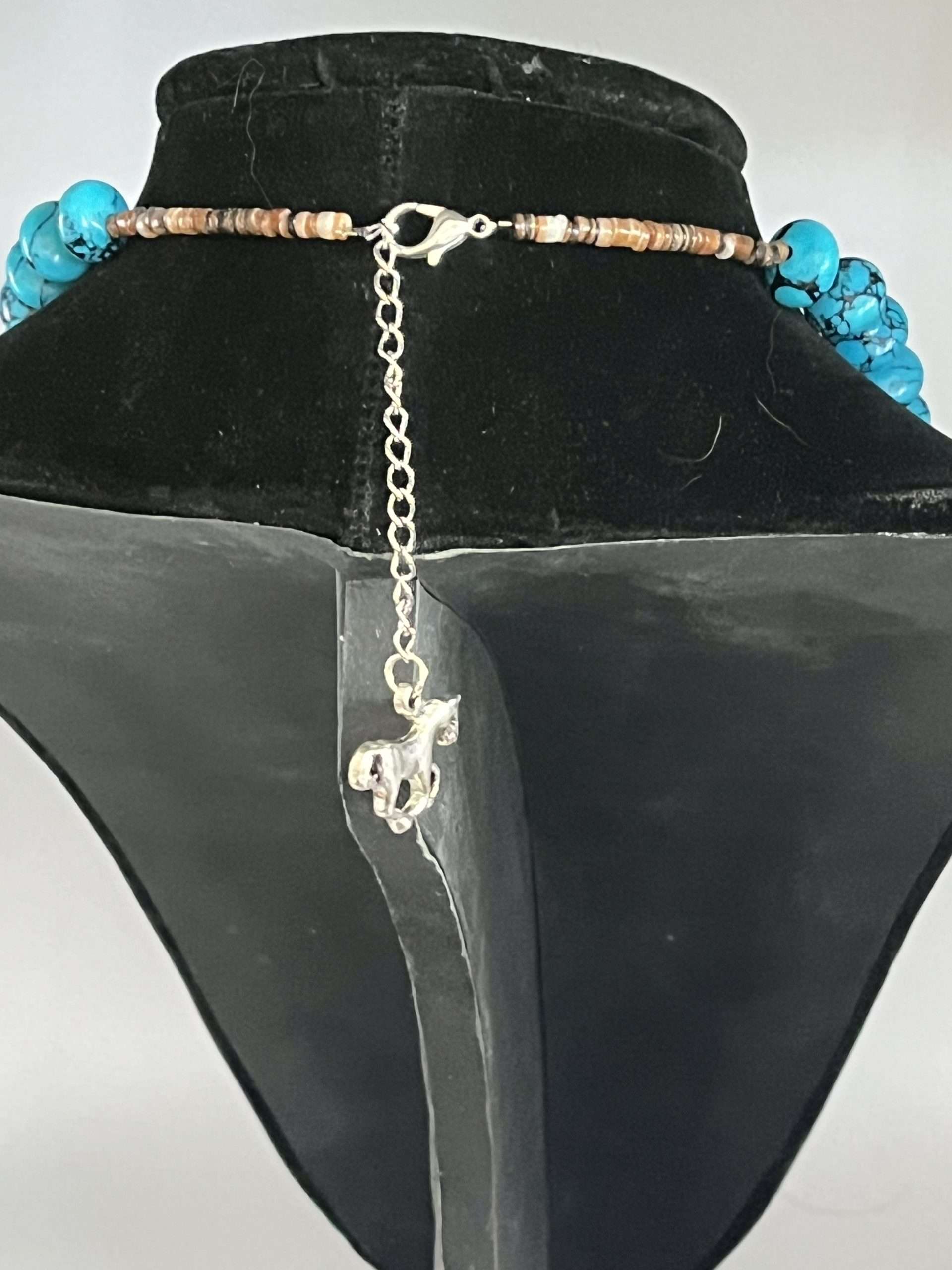 Native American Tumbled Howlite Necklace - Image 2