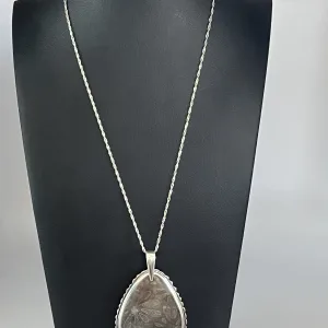 Silpada 925 Sterling 'Earthy Elegance' Etched Pendant Necklace