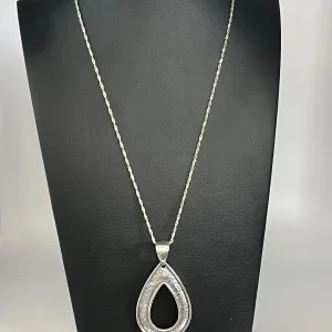 Silpada 925 Sterling Silver Tear Drop Textured Pendant Necklace