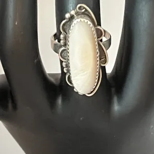 Rare Vintage Navajo Signed Mother of Pearl Sterling Silver Ring